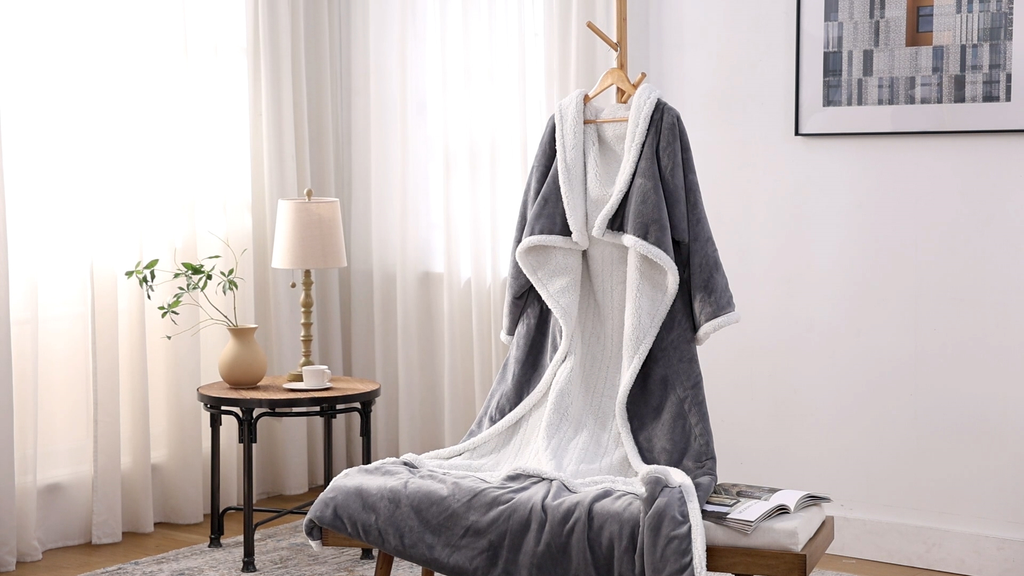 🎁CHRISTMAS PROMOTION-Wearable Electric Clothing With Sleeve And Foot Pockets 6 Heating Levels And Long Heating Times