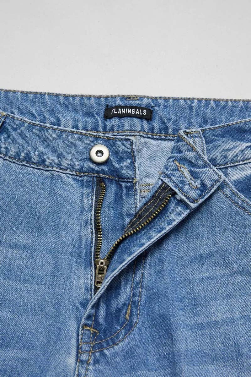 Wash Ripped Raw Hem Mid Rise Crop Jeans