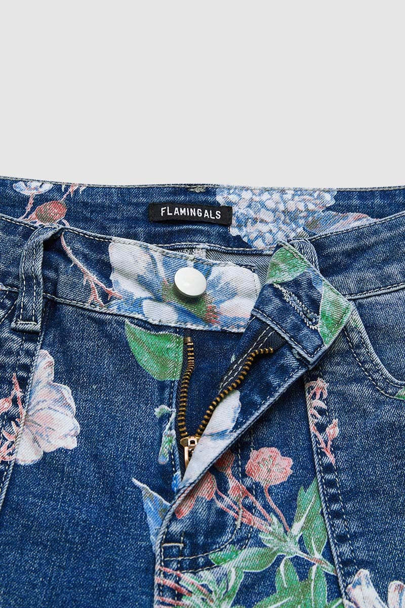 Allover Floral Print Patch Pocket High Rise Straight Leg Capri Jeans