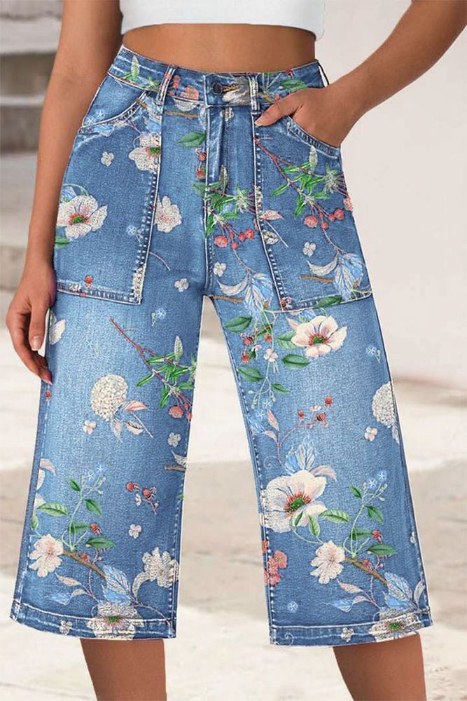 Allover Floral Print Patch Pocket High Rise Straight Leg Capri Jeans