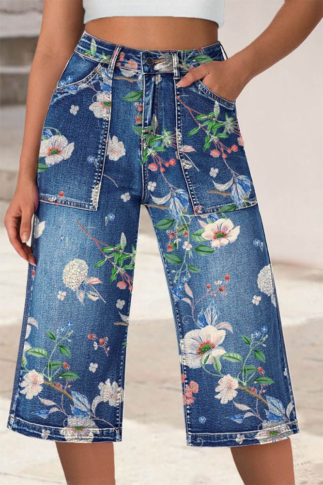 Allover Floral Print Patch Pocket High Rise Straight Leg Capri Jeans