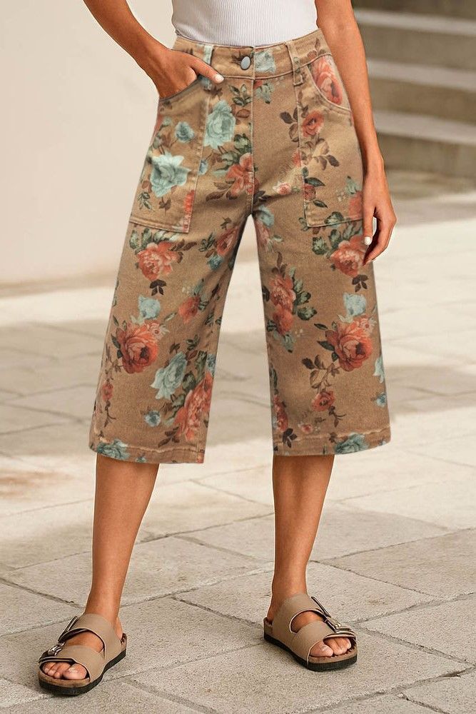 Allover Floral Print Patch Pocket High Rise Straight Leg Capri Jeans